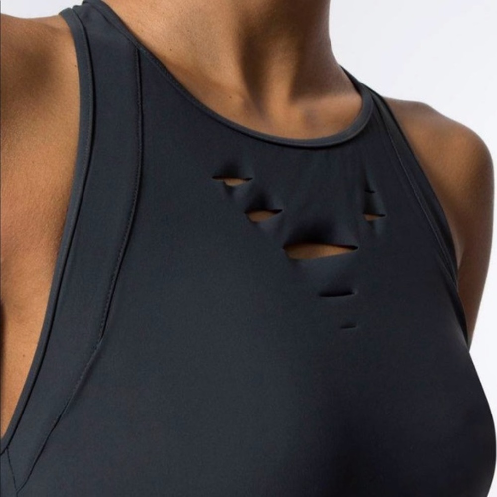New Alo Yoga BLK Ripped Warrior Sports Bra TANK TOP - Picture 11 of 11
